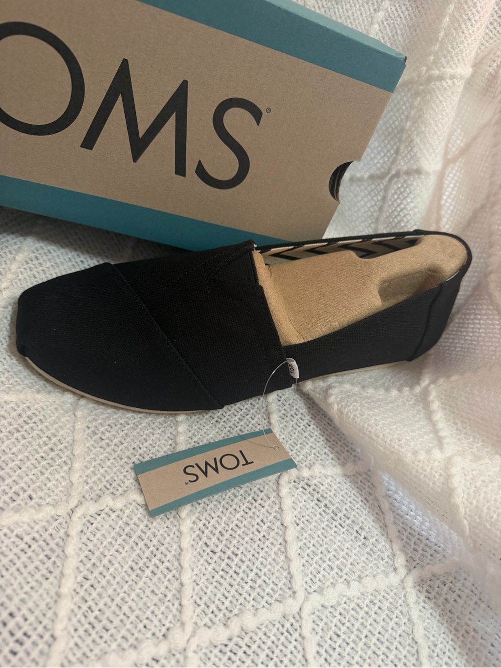 Toms Women's Classic Slip-On in Black Canvas